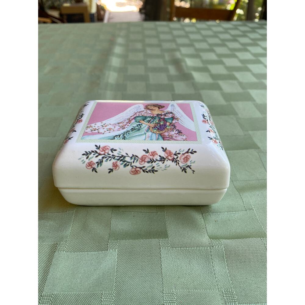 DaySpring Ceramic Angel Trinket box with Lid and Scripture Verse Cards T9675